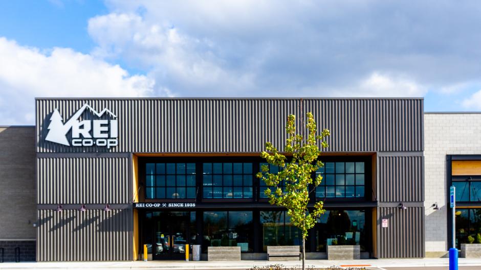 Exterior shot of REI at the Woodland Mall