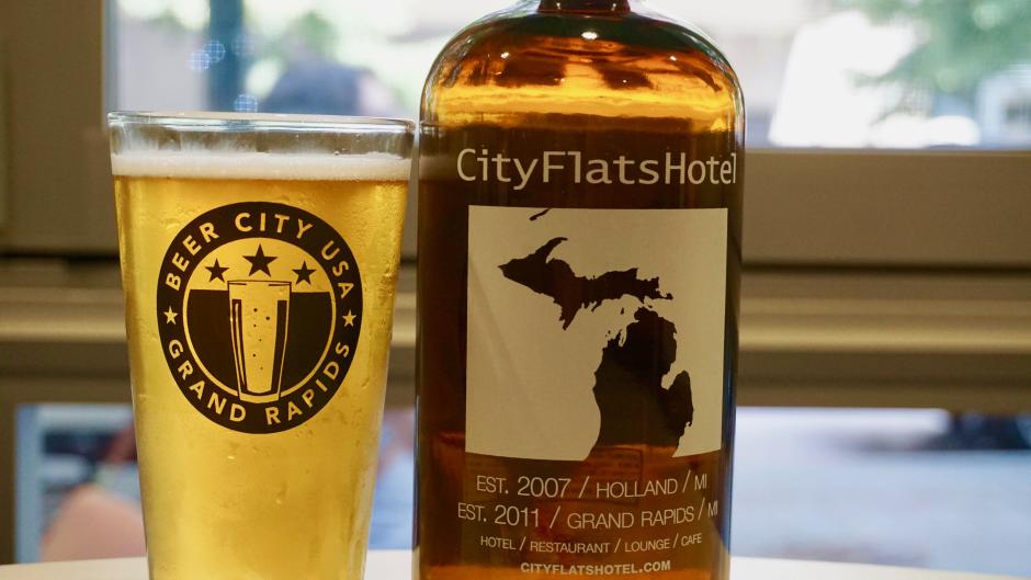 CityFlatsHotel's beer package includes two souvenir pint glasses and a CityFlatsHotel howler filled with beer from the hotel’s restaurant, CitySen Lounge.