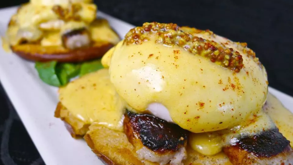 Try SpeakEZ Lounge's unique take on the classic eggs benedict