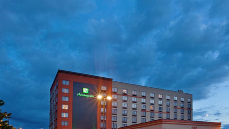 Exterior view of the family and budget friendly hotel, the Holiday Inn Downtown