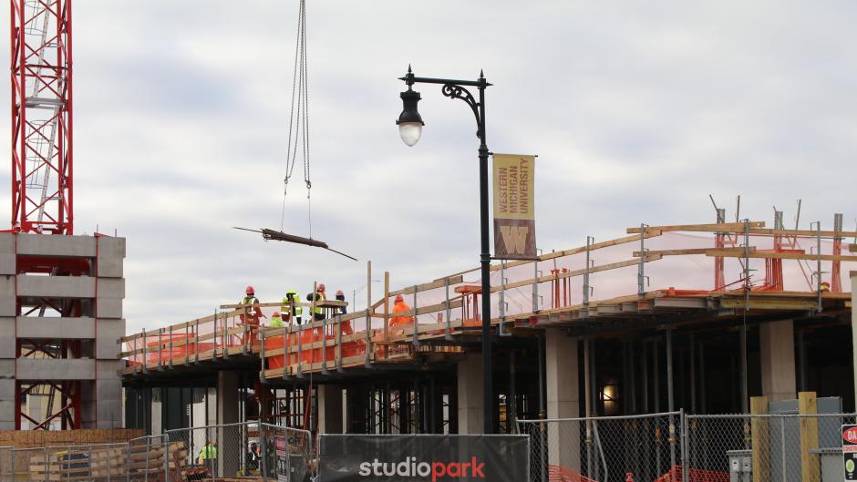 Studio Park's amenities will be able to accommodate groups of 600-1,000 people, making it a perfect meeting destination.