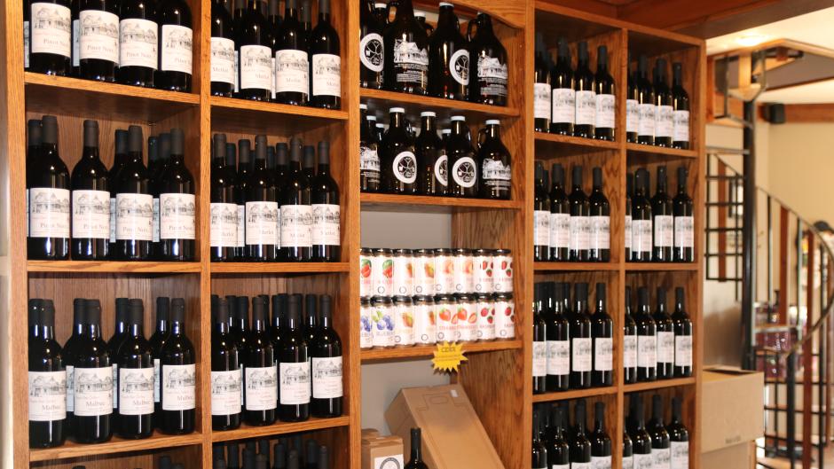 KaylaRae Cellars & MI Brewery are sure to have something for everyone. The two locations carry wines, hard ciders, beers and non alcohol rootbeer.