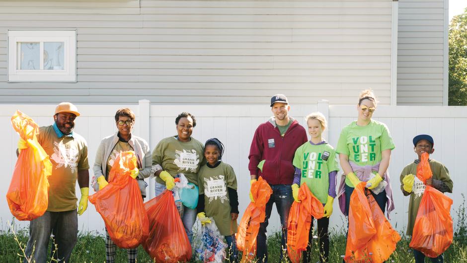Volunteers from WMEAC helping out at the Mayor's River Clean Up event.