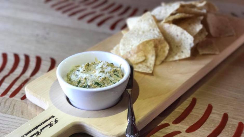 Pizza lovers rejoice! The Mitten Brewing Company is serving up pizza, appetizers, and more on its vegan menu.