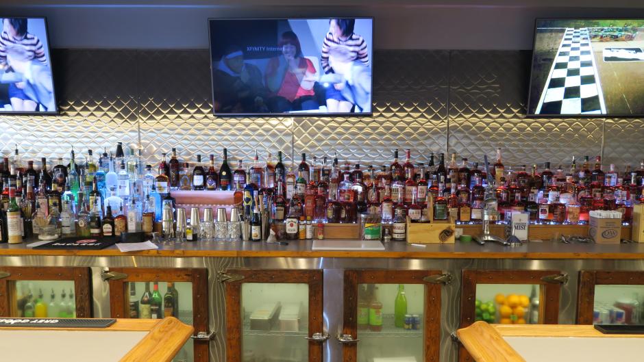 Riverside Lounge full bar