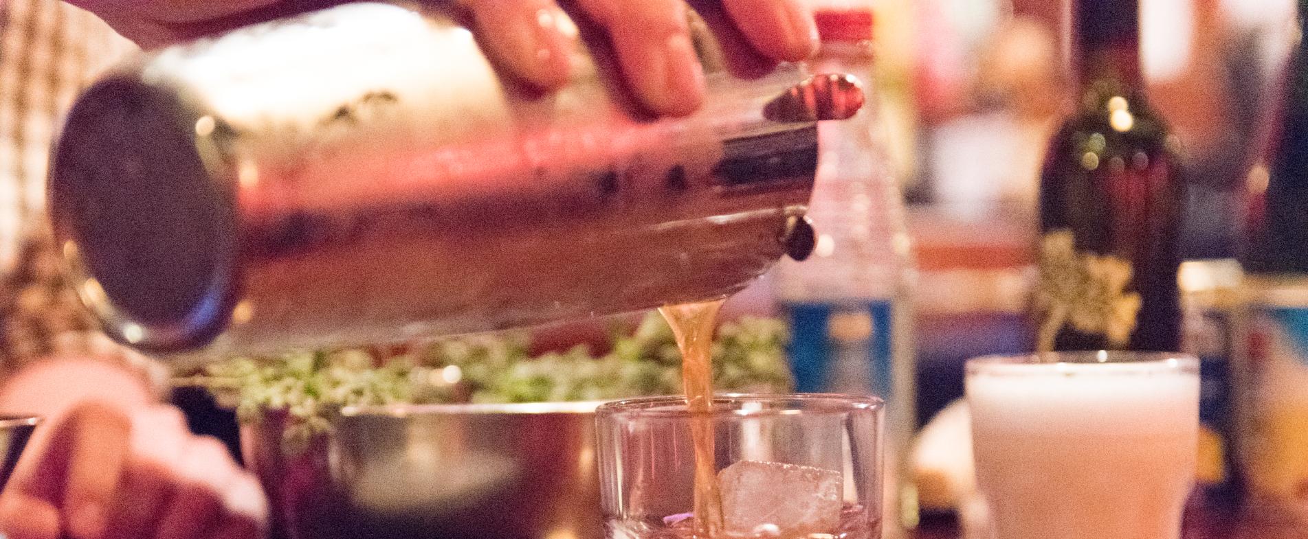 Cocktail Pour