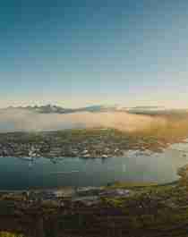 Tromsø i Nord-Norge i solnedgang