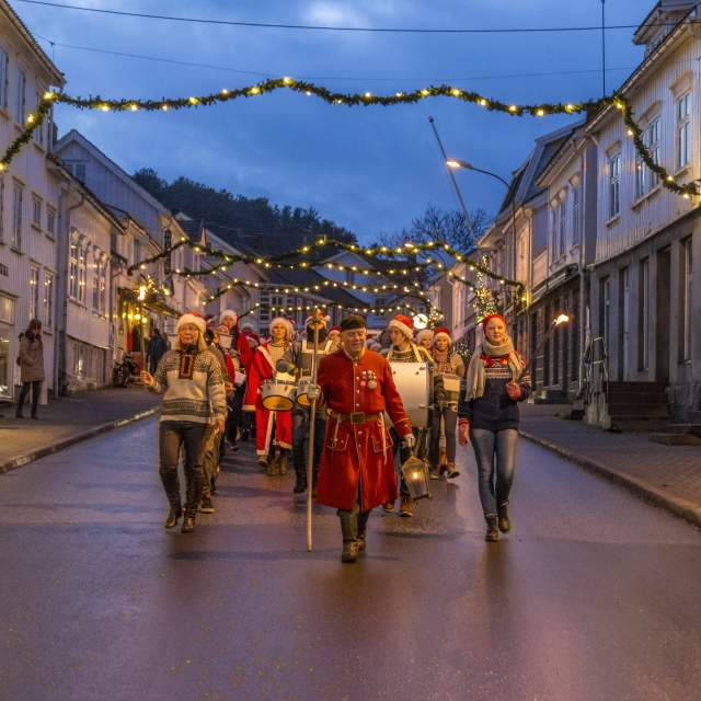 Risør | Trähus, Trebåtfestivalen, vattensport