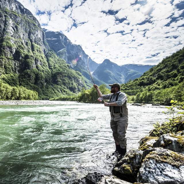 Salmon fishing in Norway | River fishing