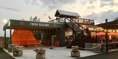 Southern Indiana Restaurants Local Dining Guide Hull And High Water Seafood Restaurant In Downtown New Albany