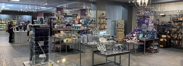 Stop by and shop till you drop at Harrah’s Club Shop® at Harrah’s Laughlin Beach Resort & Casino.