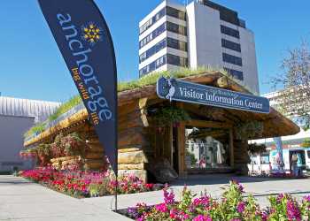 Log cabin visitor center in Anchorage