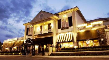 MAGGIANO'S LITTLE ITALY