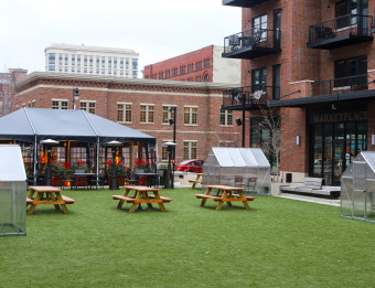 Outdoor Dining at One Twenty Three Tavern and Studio Park