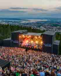 Crowd listening to a concert at the OverOslo festival