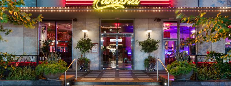 Patio Dining In Avenida Houston