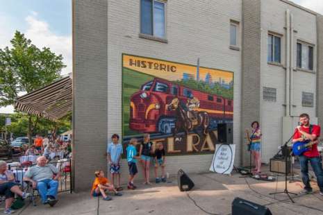 Del Ray In Alexandria Va Things To Do Events Guides First Thursdays Find Live Music Delicious Food And Family Friendly Entertainment At This Free Event Along Mount Vernon Avenue In Del Ray From 6 To 9 P M