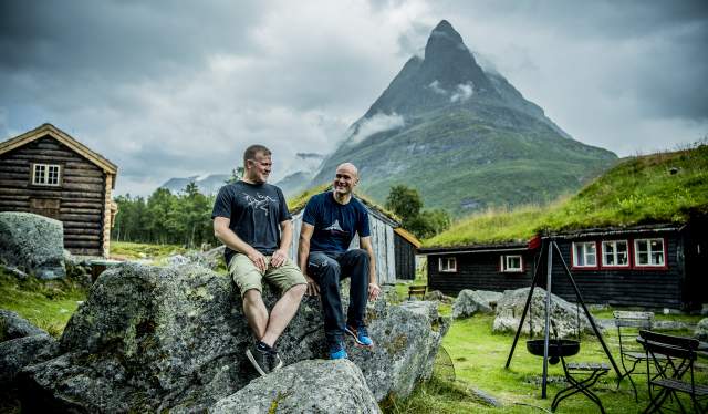 The gay couple Eystein Opdøl and Jan Håvard Knee are the hosts at Renndølsetra in Innerdalen, Fjord Norway