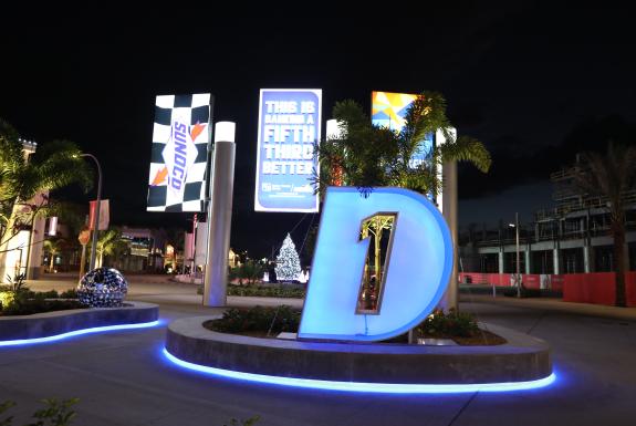 Endless Music And Holiday Magic Await At One Daytona Kickoff Events December In Daytona Beach Shines Even Brighter With The Addition Of One And Its Holiday Entertainment Lineup Is A 300 000 Square Foot