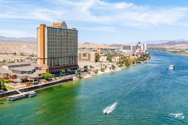 Laughlin River Lodge with water activity