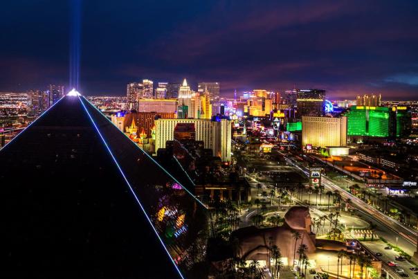 Take a look at this stunning view of the one and only Las Vegas strip during the evening with a focus on The Luxor.