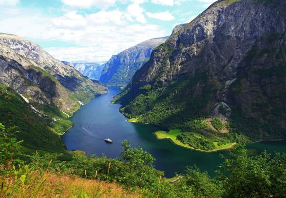 A boat on the UNESCO Nærøyfjord in Fjord Norway