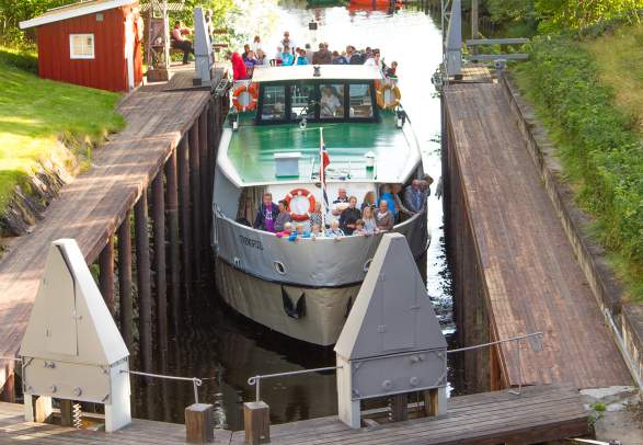 The passenger steamboat M/S Strømsfoss on the Halden Canal