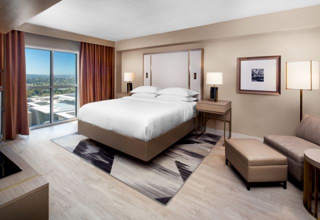 Downtown Raleigh N C Hotels Near The Convention Sheraton Raleigh Hotel