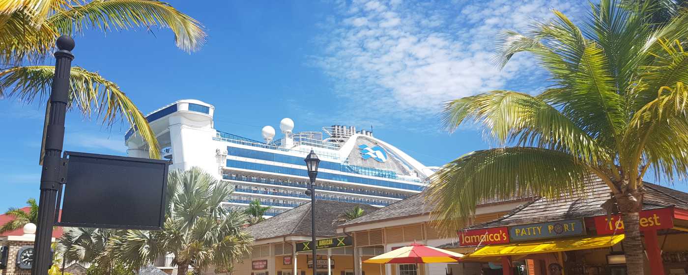 Falmouth Cruise Port: Patty Stall and Cruise Ship