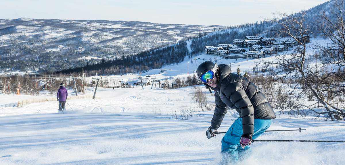 Ein Skifahrer im Skigebiet Geilo in Ostnorwegen