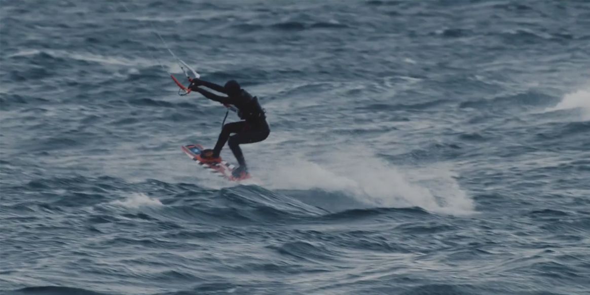 People under the northern lights | Kiteboarder Kari