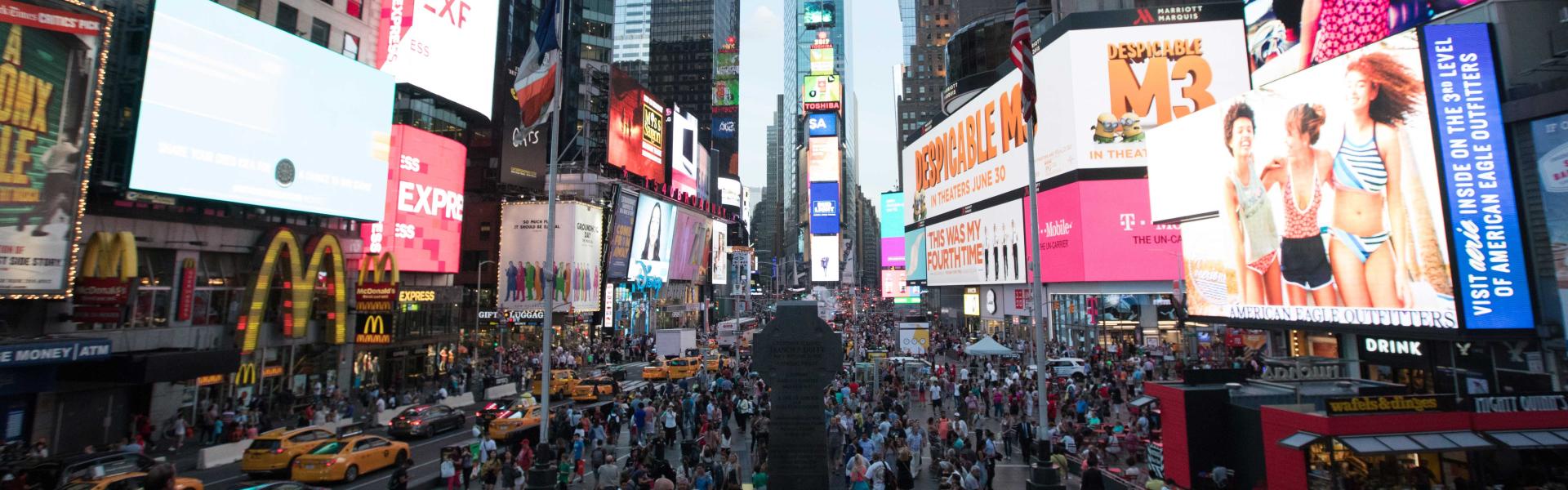 Crop-Times-Square-Midtown-West-Manhattan-NYC-walter-wlodarczyk-2017-06-28-_87A5832