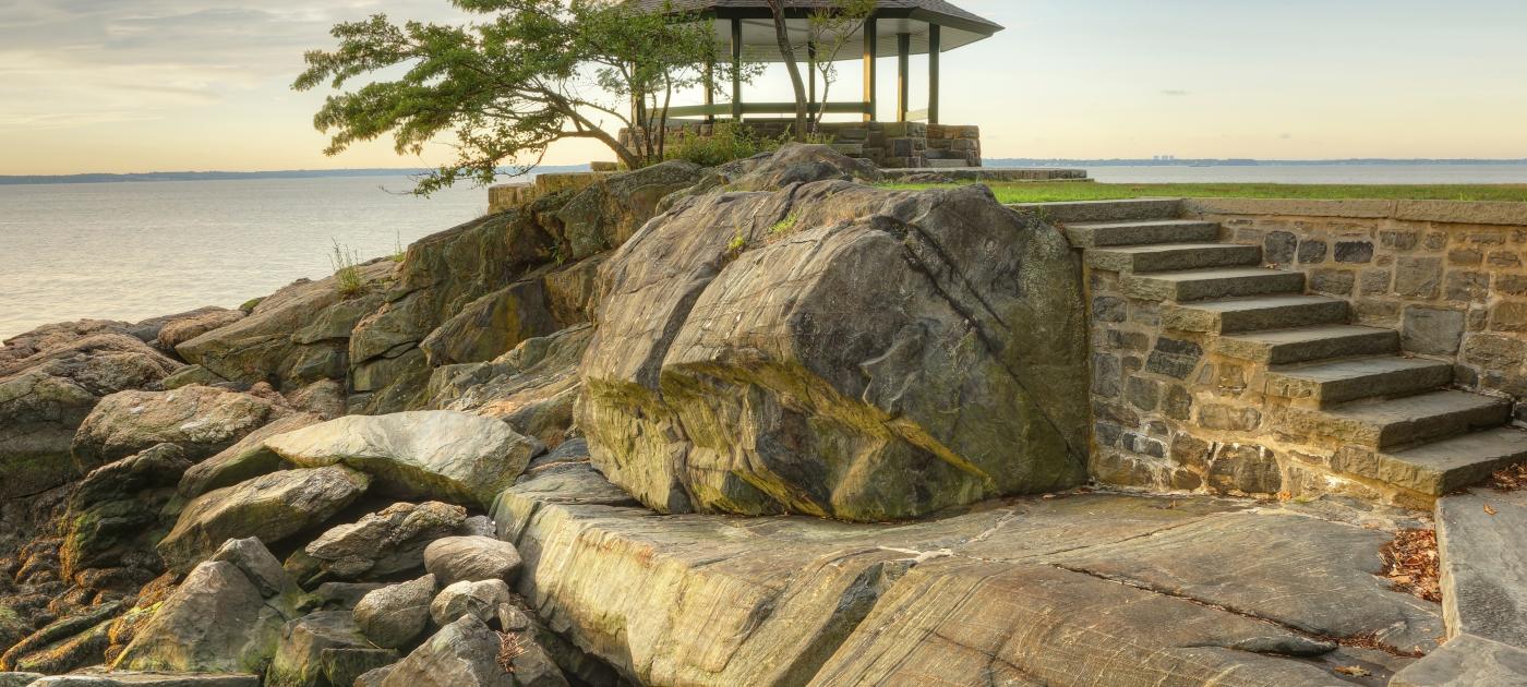 Larchmont-Shutterstock Long IslandSound -iStock-594044850