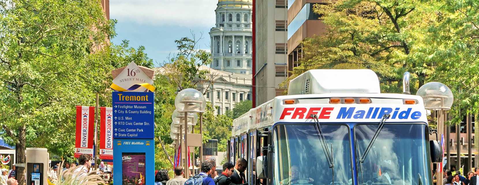 16th Street Mall In Denver Colorado Visit 16th Street Mall Ride With The Colorado State Capitol In Background