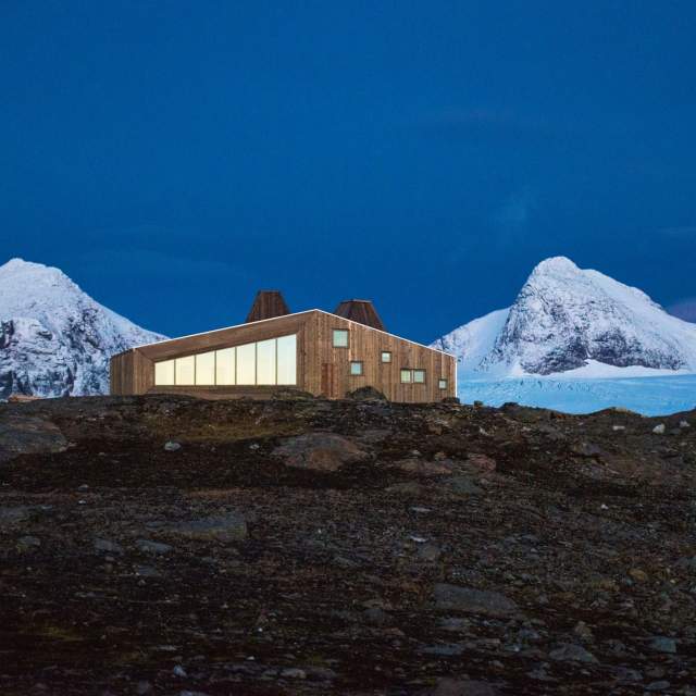 Rabothytta, Helgeland