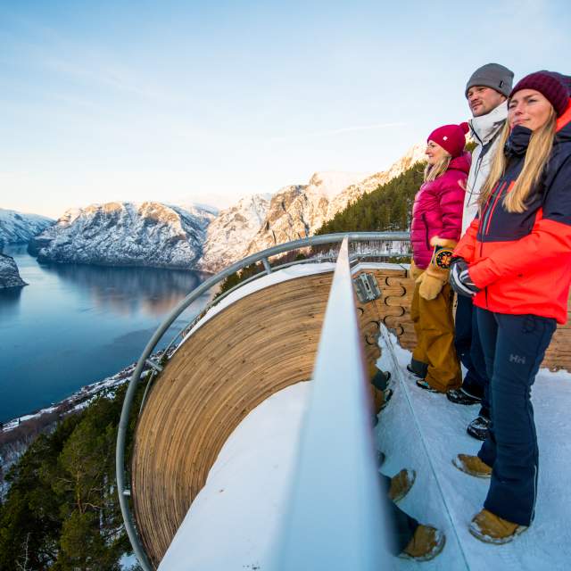 People at the Stegastein viewpoint in Aurland