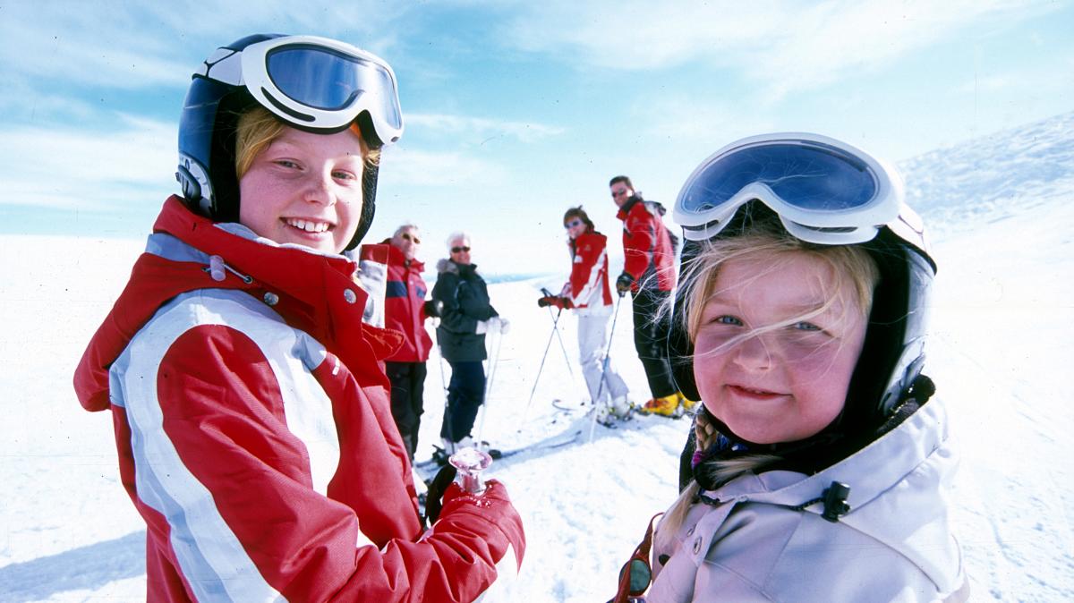 Children alpine skiing in Trysil, Eastern Norway