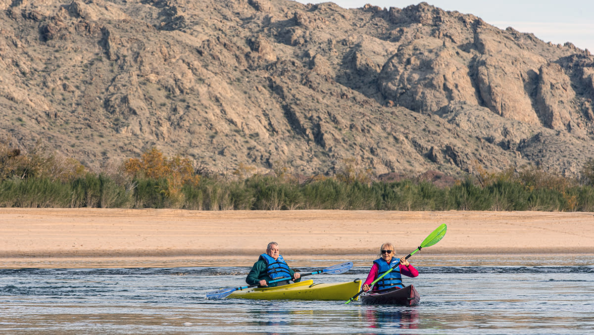  Two people kayaking in Laughlin, Nevada