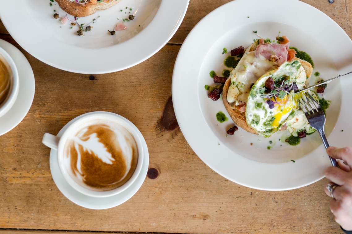 Where To Brunch In Newport Discover Rhode Island From Warm Pancakes Drenched In Sweet Sticky Syrup To Crispy Hash Browns And Veggie Filled Omelets The Brunch Possibilities Are Truly Endless