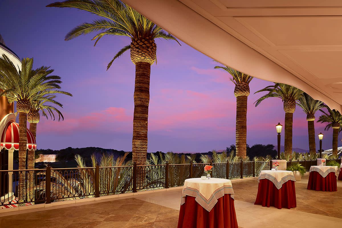 A gorgeous sunset view of Wynn Las Vegas Meeting Space.