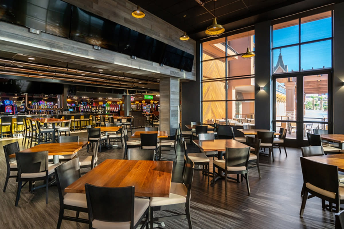 The beautiful and bright interior of Brew Brothers Tap House at Tropicana Laughlin.