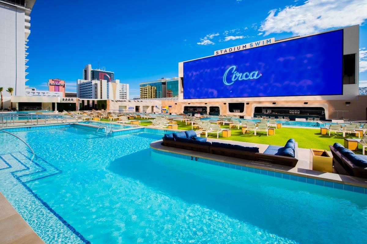 15 Best Pools in Las Vegas & Hotels with Pools