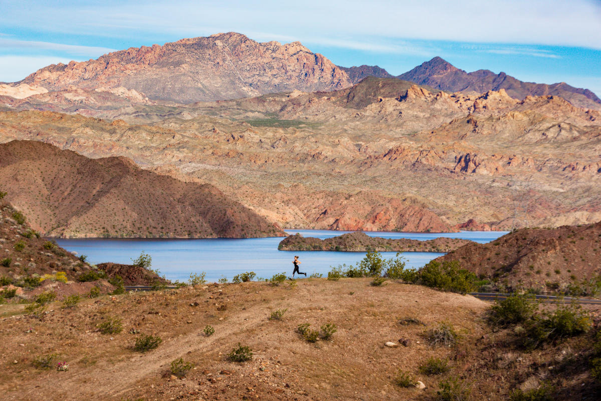 Jogger Lake Mead Laughlin