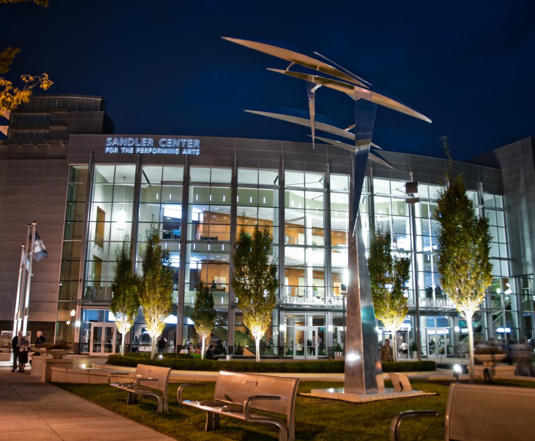 Arts Entertainment In Virginia Beach Concerts Shows Art Virginia Beach Arts Entertainment