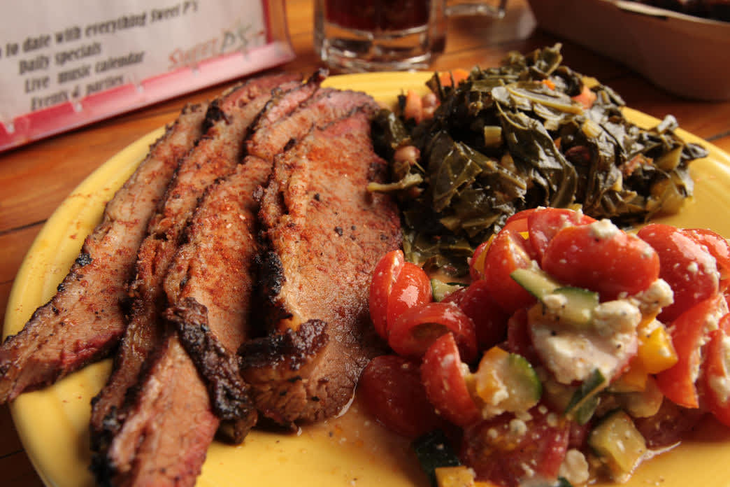 'Cue It Up Best Knoxville Barbecue for a Picnic