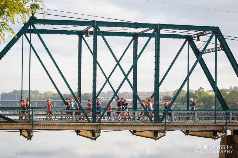 Grand Rapids 5ks Fun Runs This Fall Races For Families Pets Grand Rapids Fall 5ks And Fun Runs You Won T Want To Miss