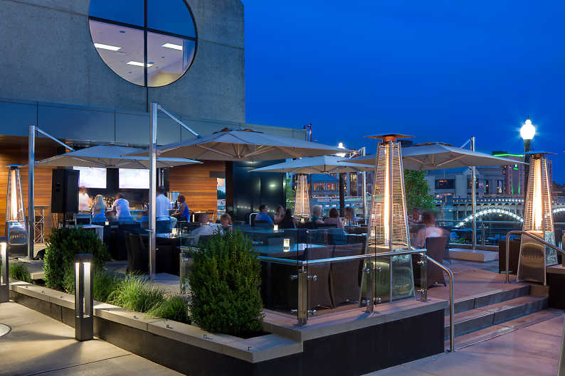 Local S Guide To The Top Outdoor Patio Dining In Grand Rapids Michigan The Kitchen By Wolfgang Puck Patio