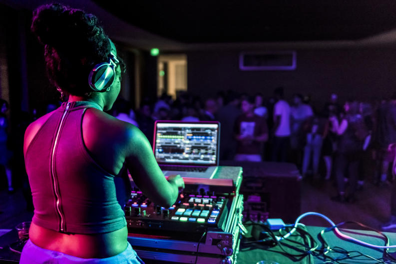 DJ SuperDre at Grand Rapids Art Museum - Spinning Records
