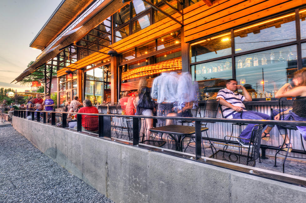 14 of the Best Restaurants in Chattanooga with Outdoor Seating