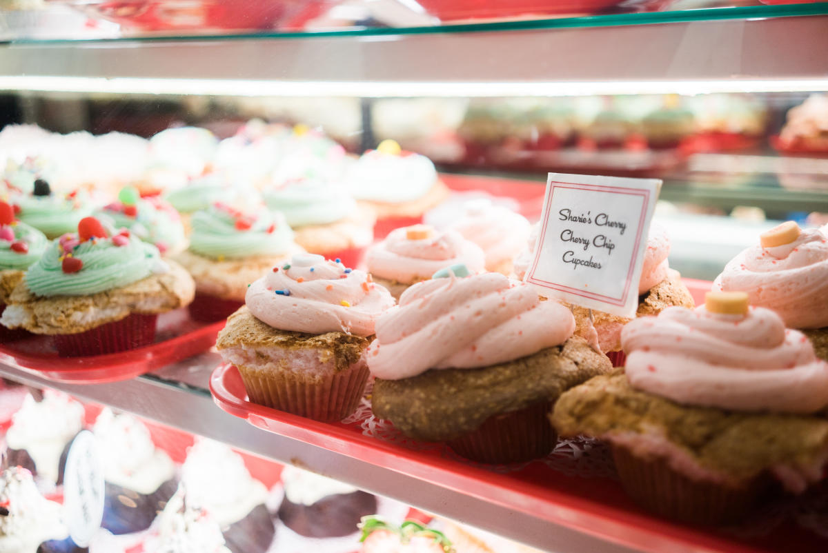 Bakeries in Grand Rapids Candy, Chocolate & Cupcakes in GR